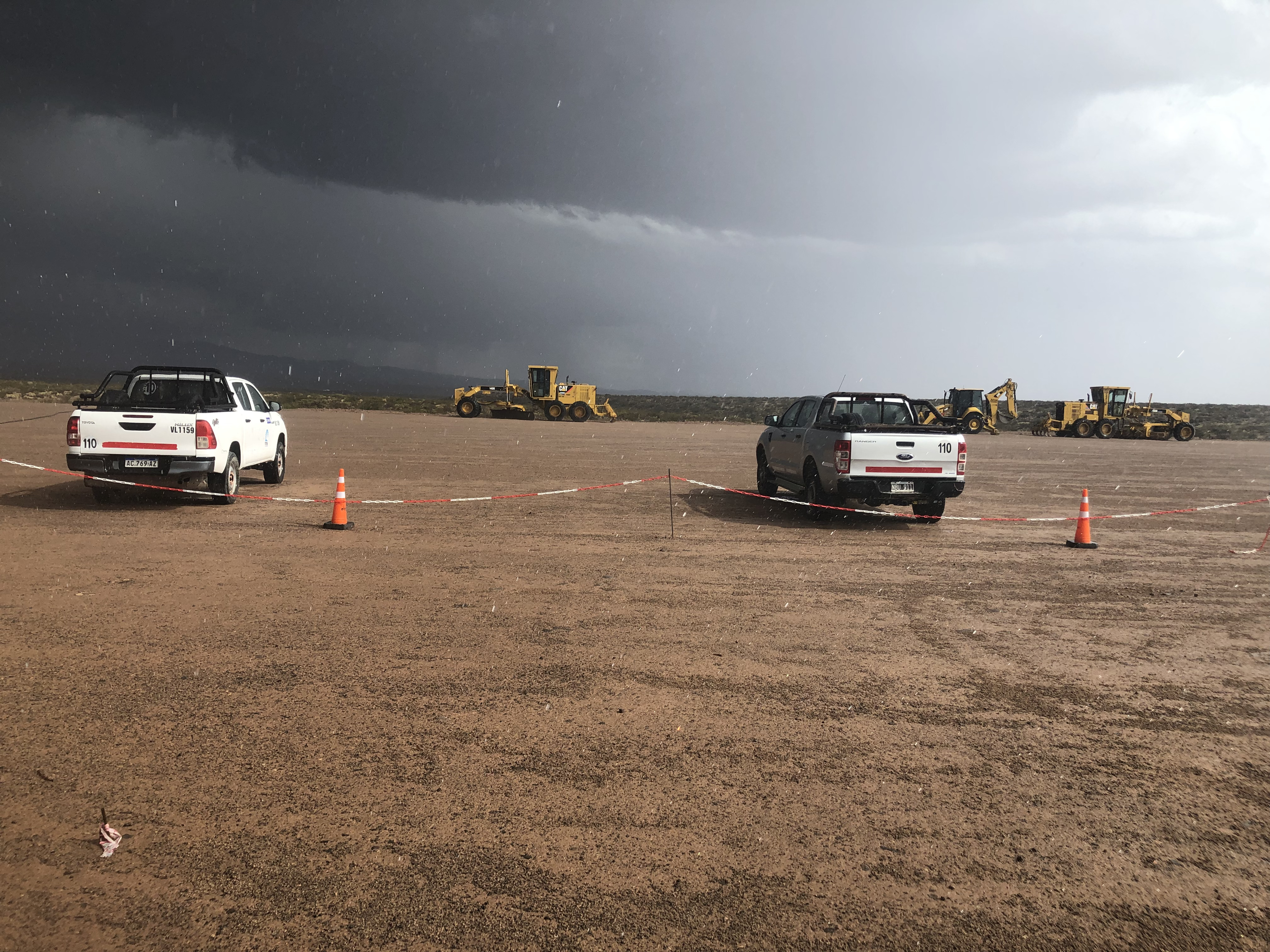 Sitio de construcción con maquinaria pesada