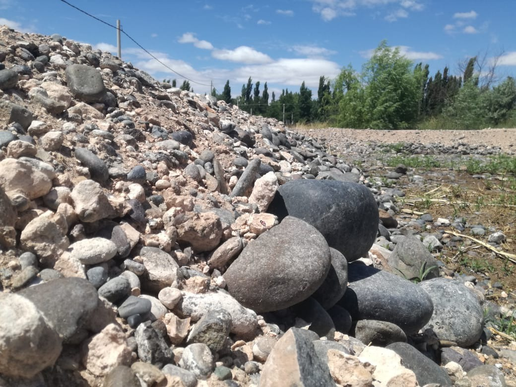 Material de construcción en sitio de obra